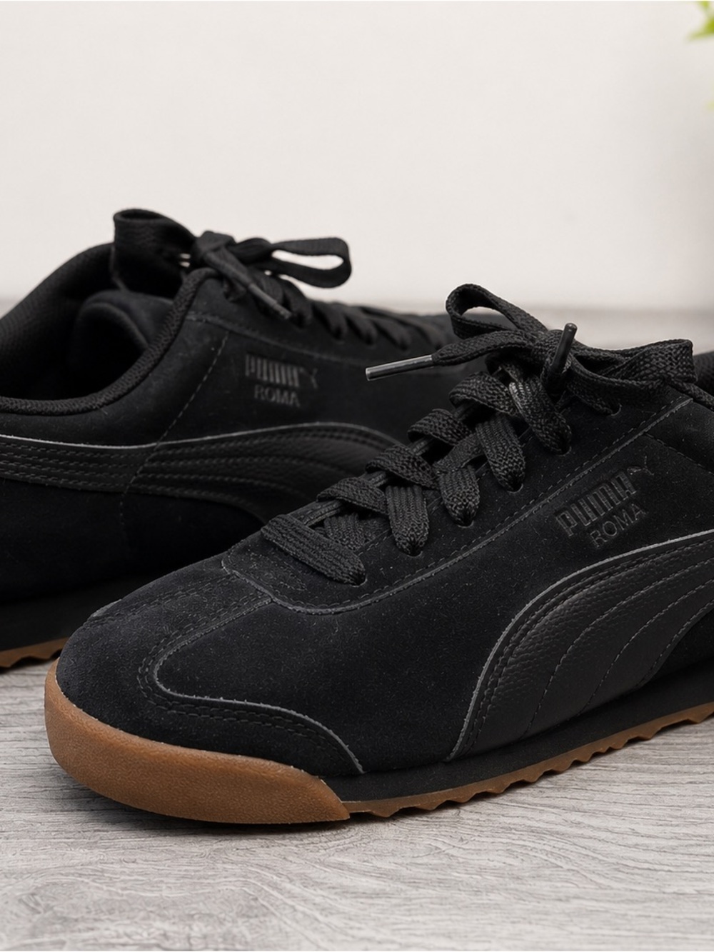 PUMA Roma Suede Sneakers - Black Women’s Size 8.5